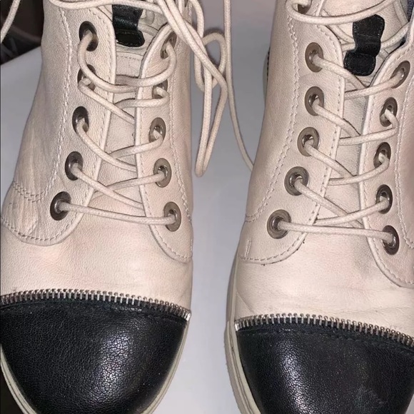 Stuart Weitzman Hightops 5.5 - Picture 3 of 3